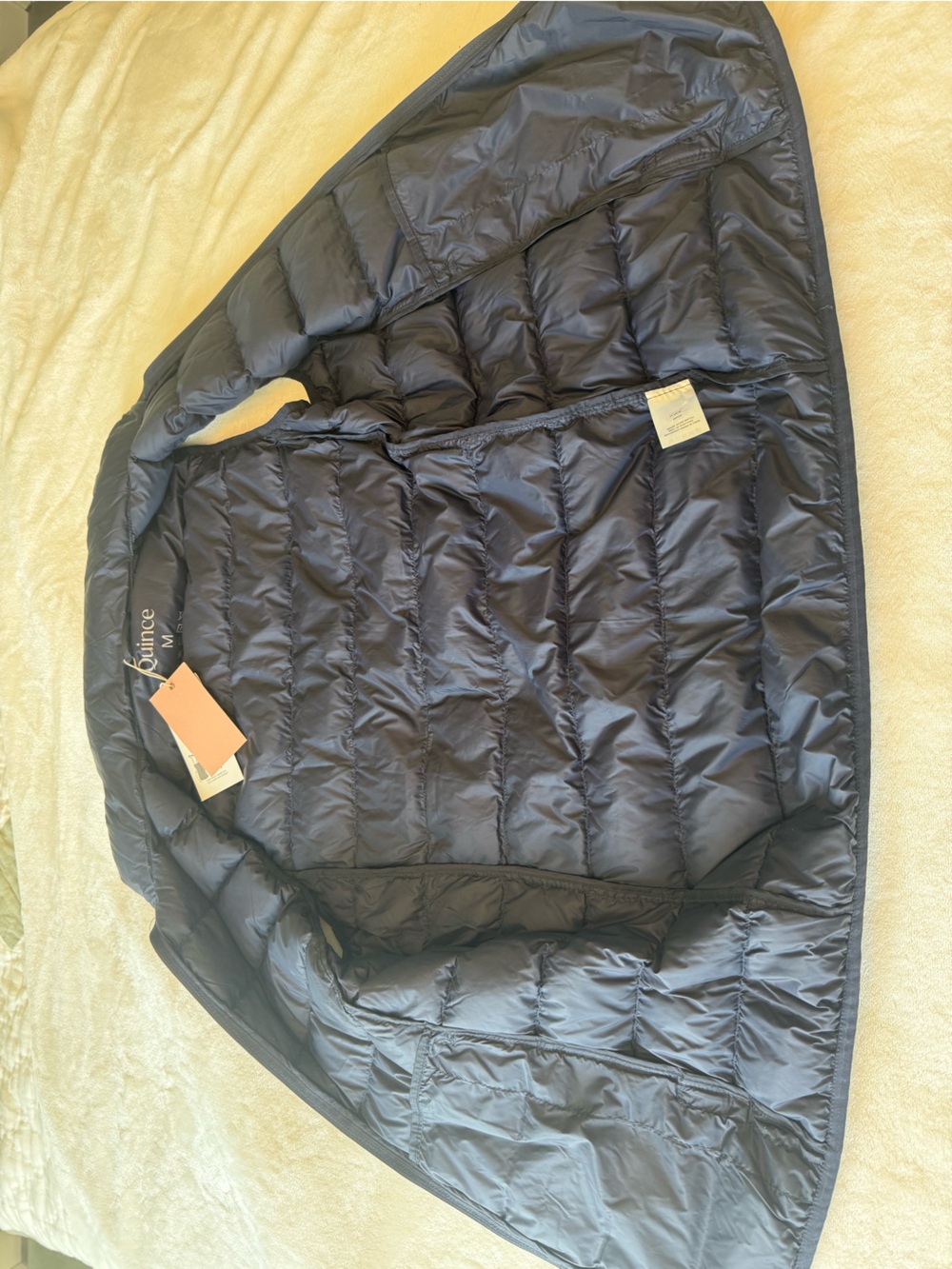 Quince Lightweight Down Packable Puffer Vest in navy, women’s size Medium. NWT - Picture 7 of 14